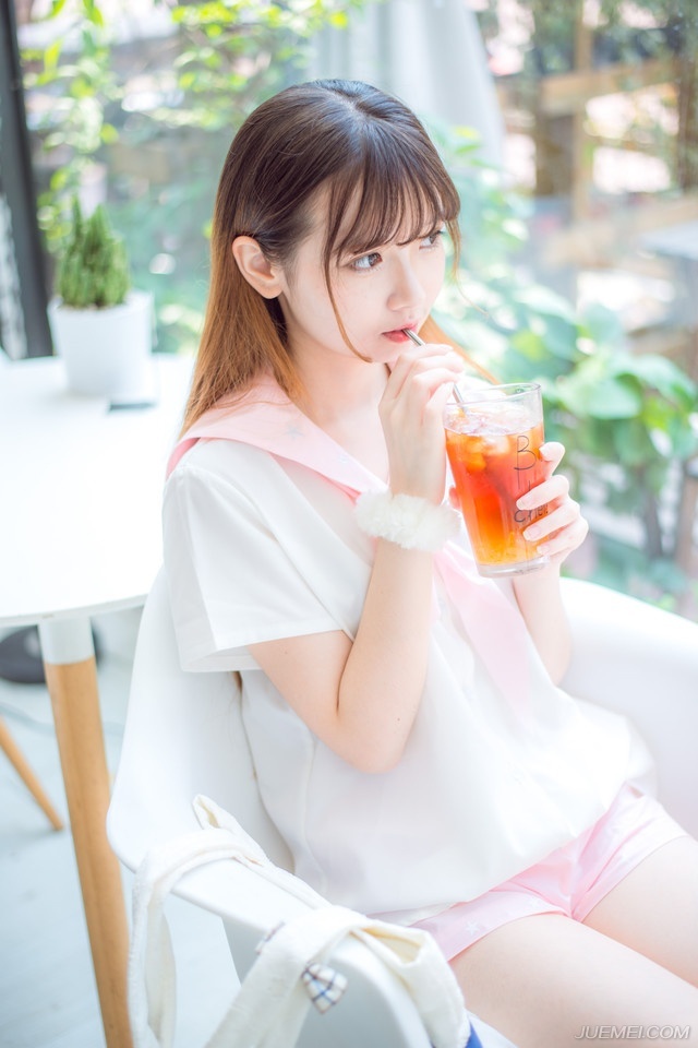 “原来如此。”庞统点点头：“如此说来，刘将军是不准备跟我将规矩了？”